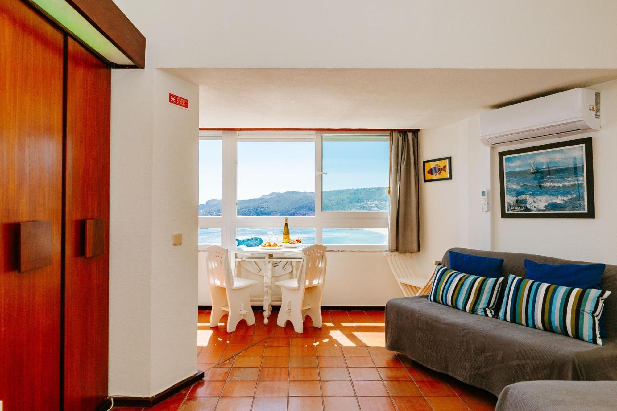 Rent4rest - Ocean View Apartamento Sesimbra